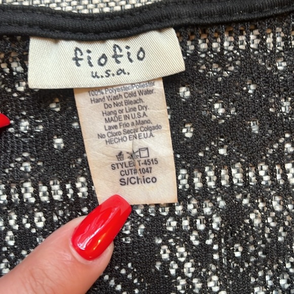 ✨ Y2K Vintage Circa 2005 Black Crochet Crop Top with Fringe - Picture 6 of 17